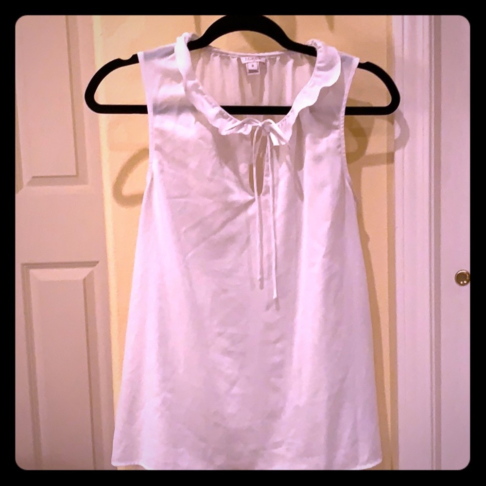 Sleeveless keyhole blouse